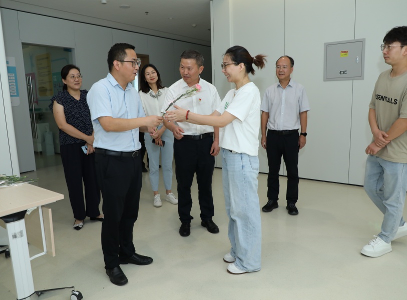 096ef9f0-1de2-4f43-8ddb-d3f8e524167d.jpg