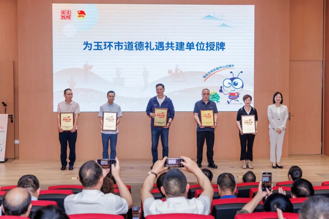 3dd14102-313f-4b67-89fe-cfbf38c1e252.jpg 3dd14102-313f-4b67-89fe-cfbf38c1e252.jpg