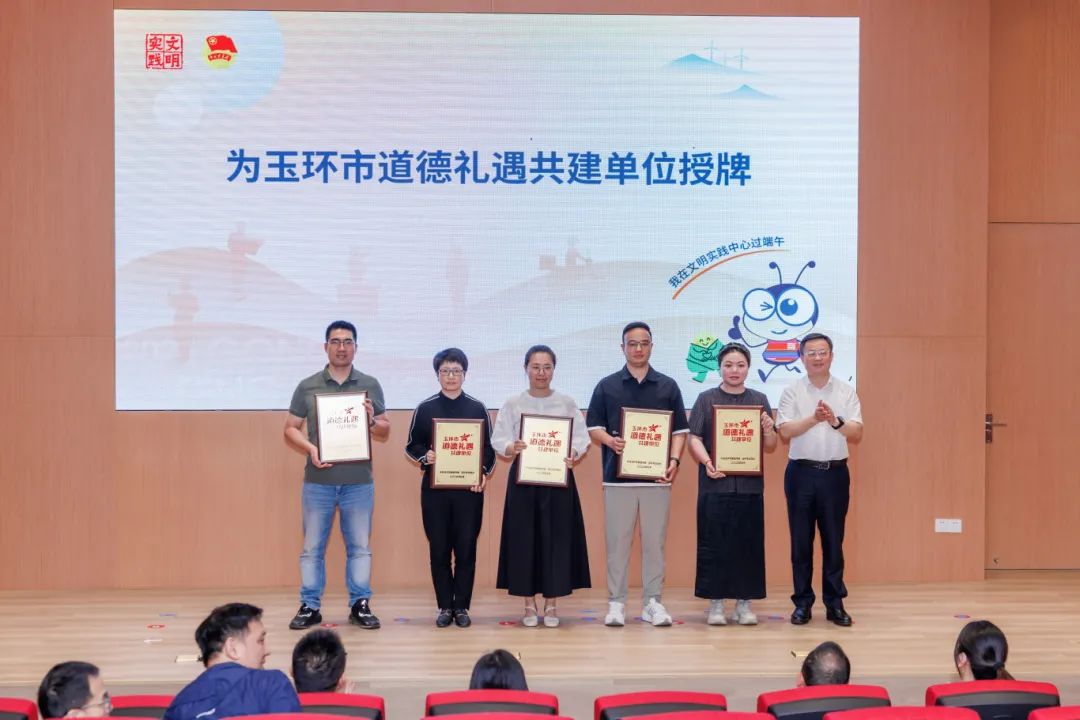 a2eaf3d5-9204-4a08-a2f9-7914c3787e1a.jpg